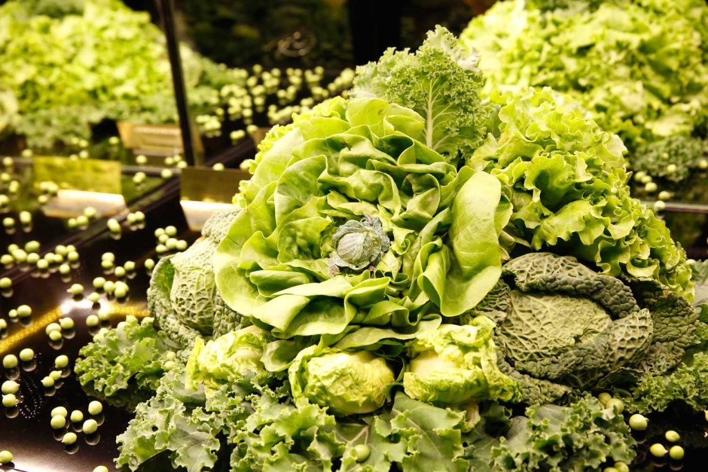Кольцо "Нашли... в капусте!" в витрине